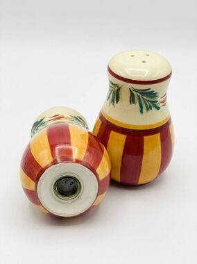 🔺️Southern Living Gail Pittman Salt & Pepper Shaker Set